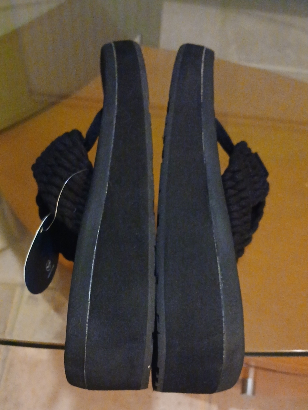 NWT Roxy flip flops - Picture 5 of 7